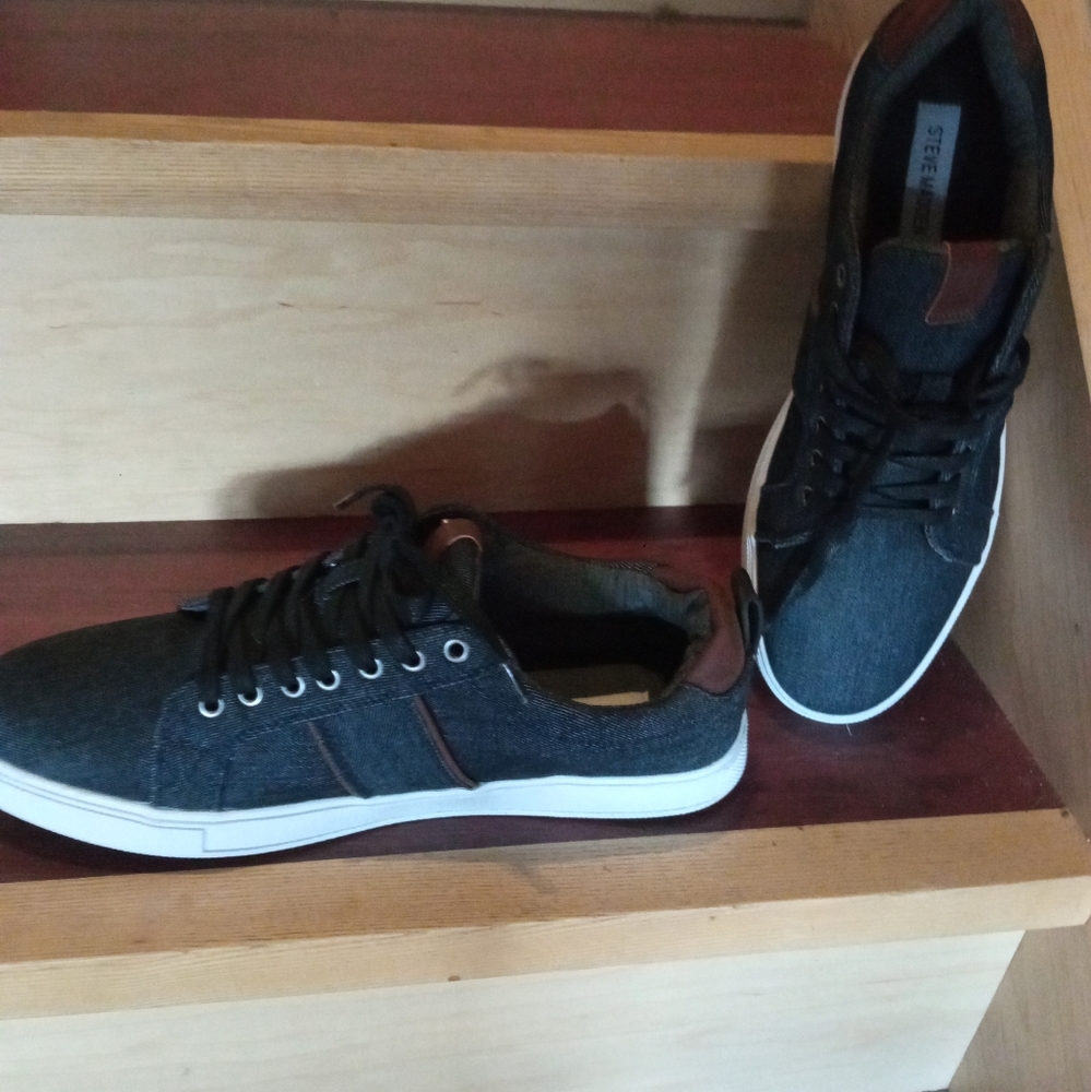 Brand New Steve Madden sneakers size 11men
